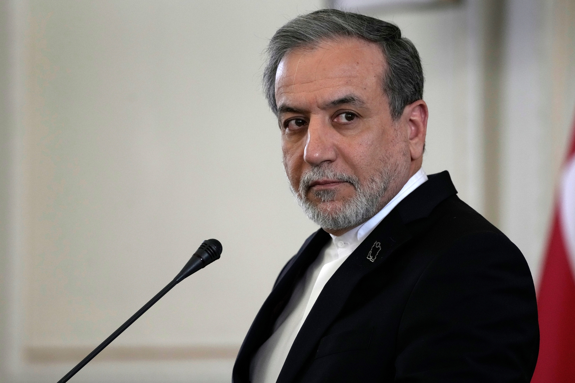 Irán rechaza acusaciones de ataque y cuestiona ofensiva de EU