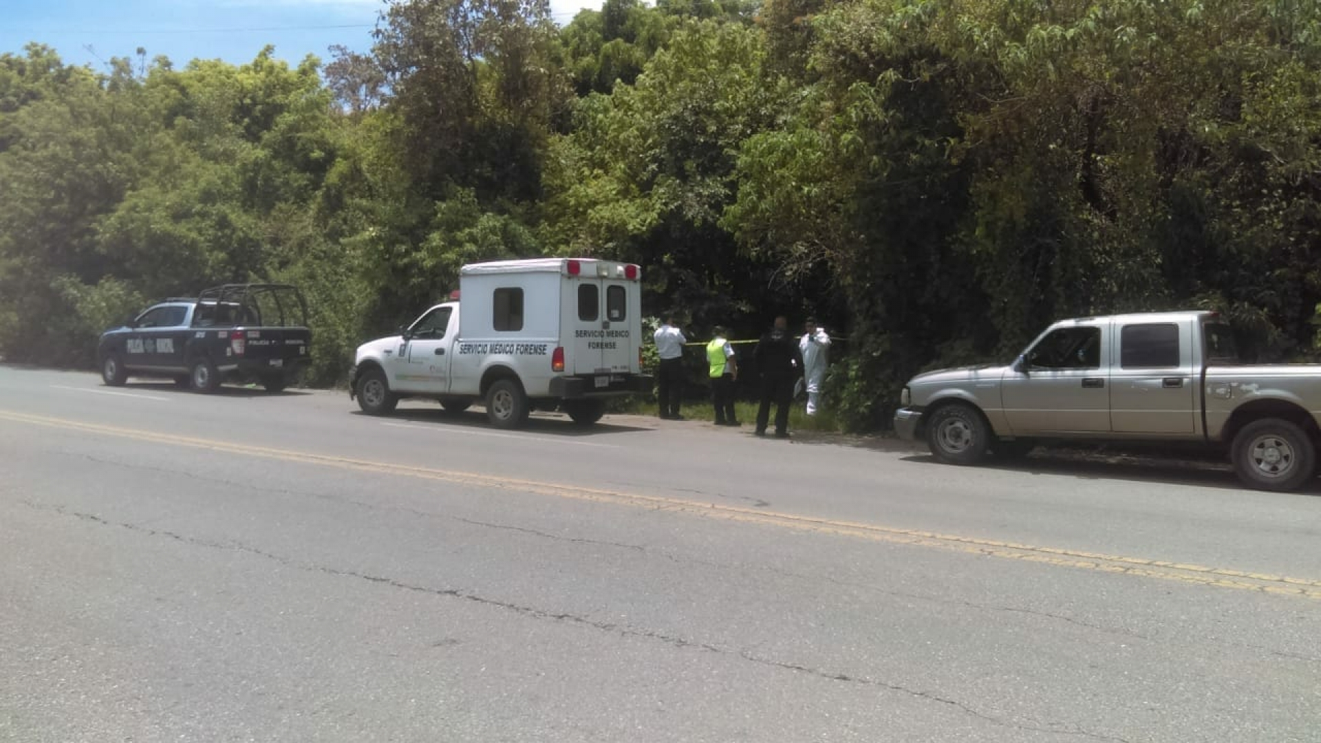 Hallan cadáver en un camino de terracería, en Tepoztlán