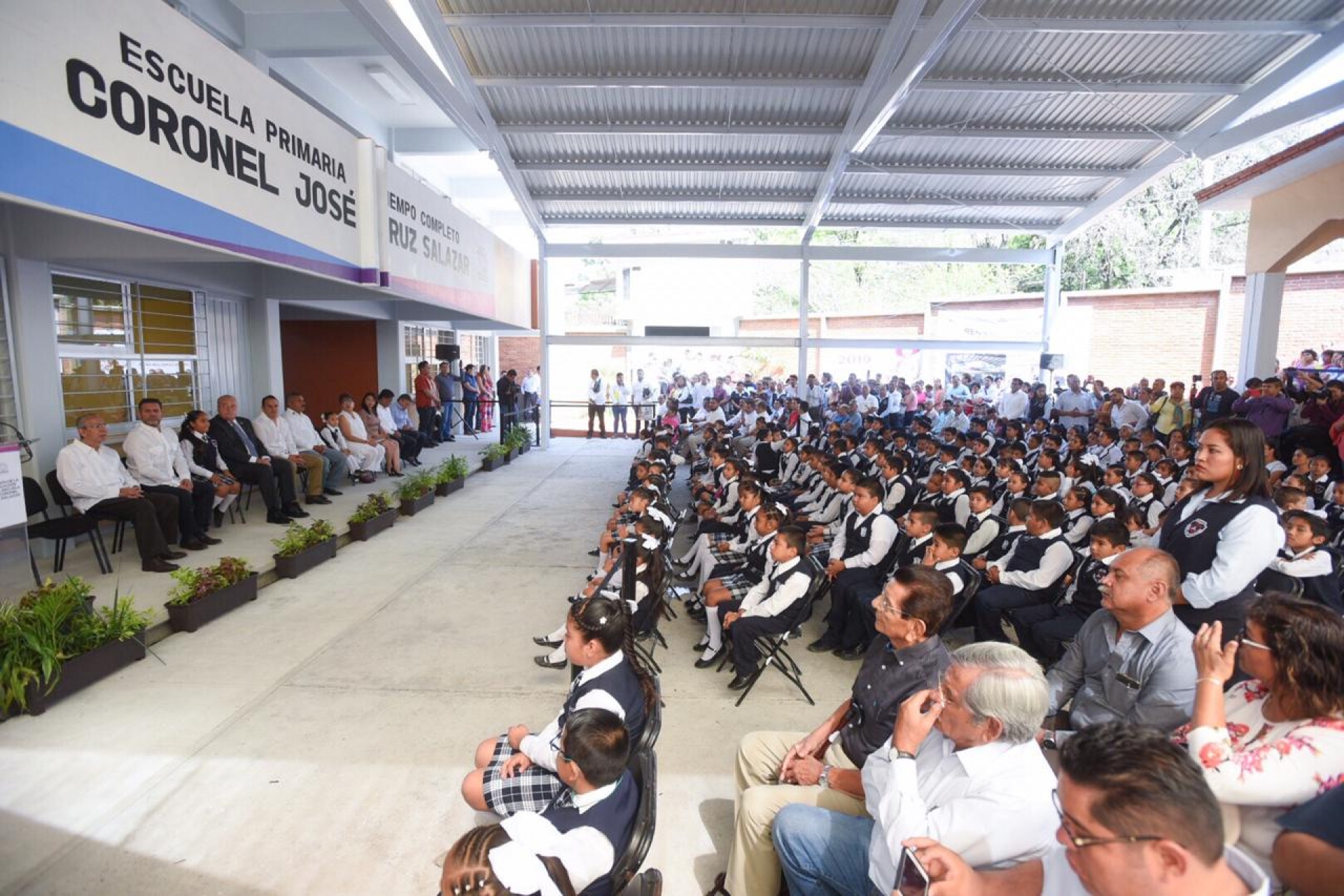 Inauguran reconstrucción de la primaria 'Coronel José Cruz Salazar' en Tlaltizapán