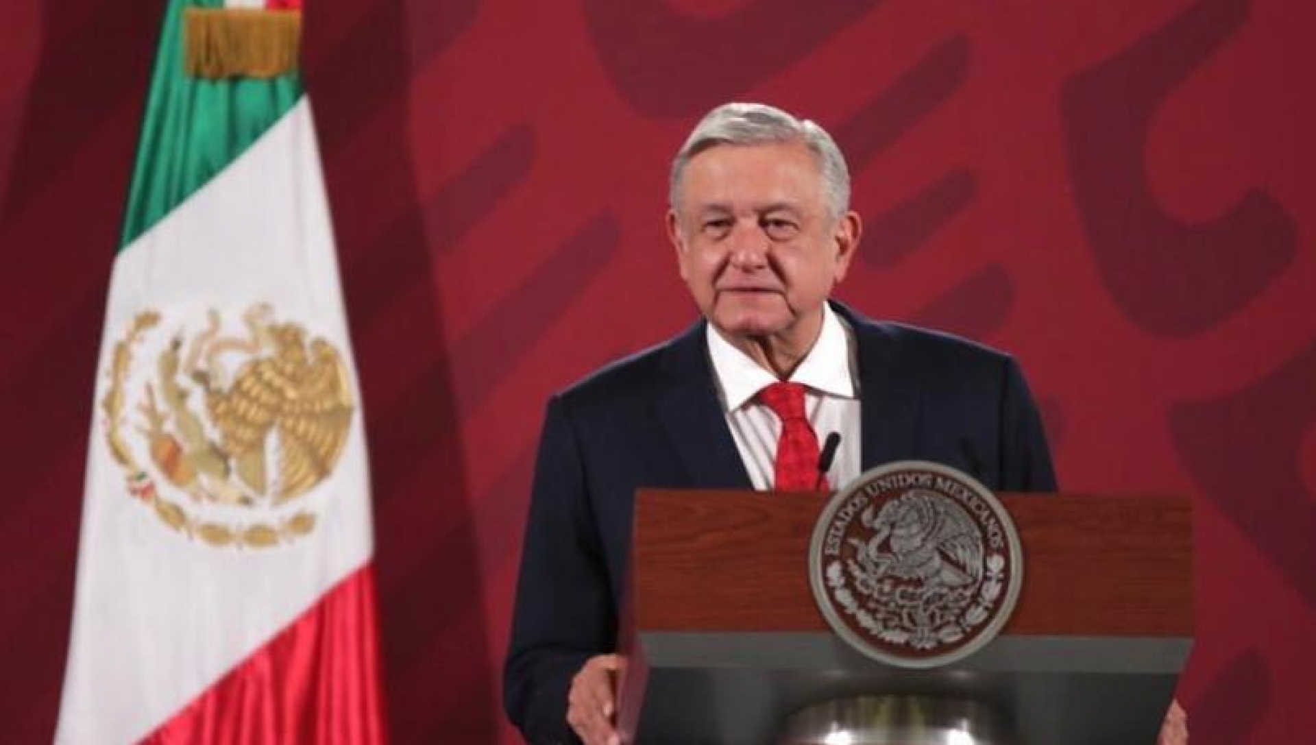 AMLO da banderazo a Plan DN-III y Plan Marina por Covid-19