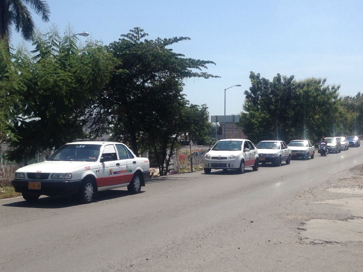 Taxistas de Alpuyeca protestan por sanciones en su contra