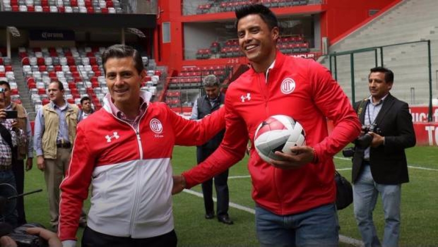 EPN se anima y marca gol a Talavera en el nuevo estadio del Toluca