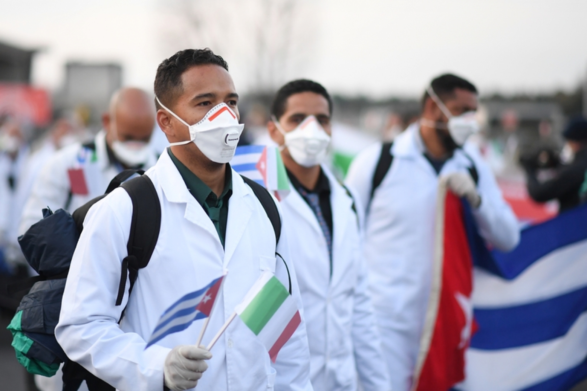 El gobierno de AMLO pagó USD 6.2 millones a médicos cubanos por atención al COVID-19