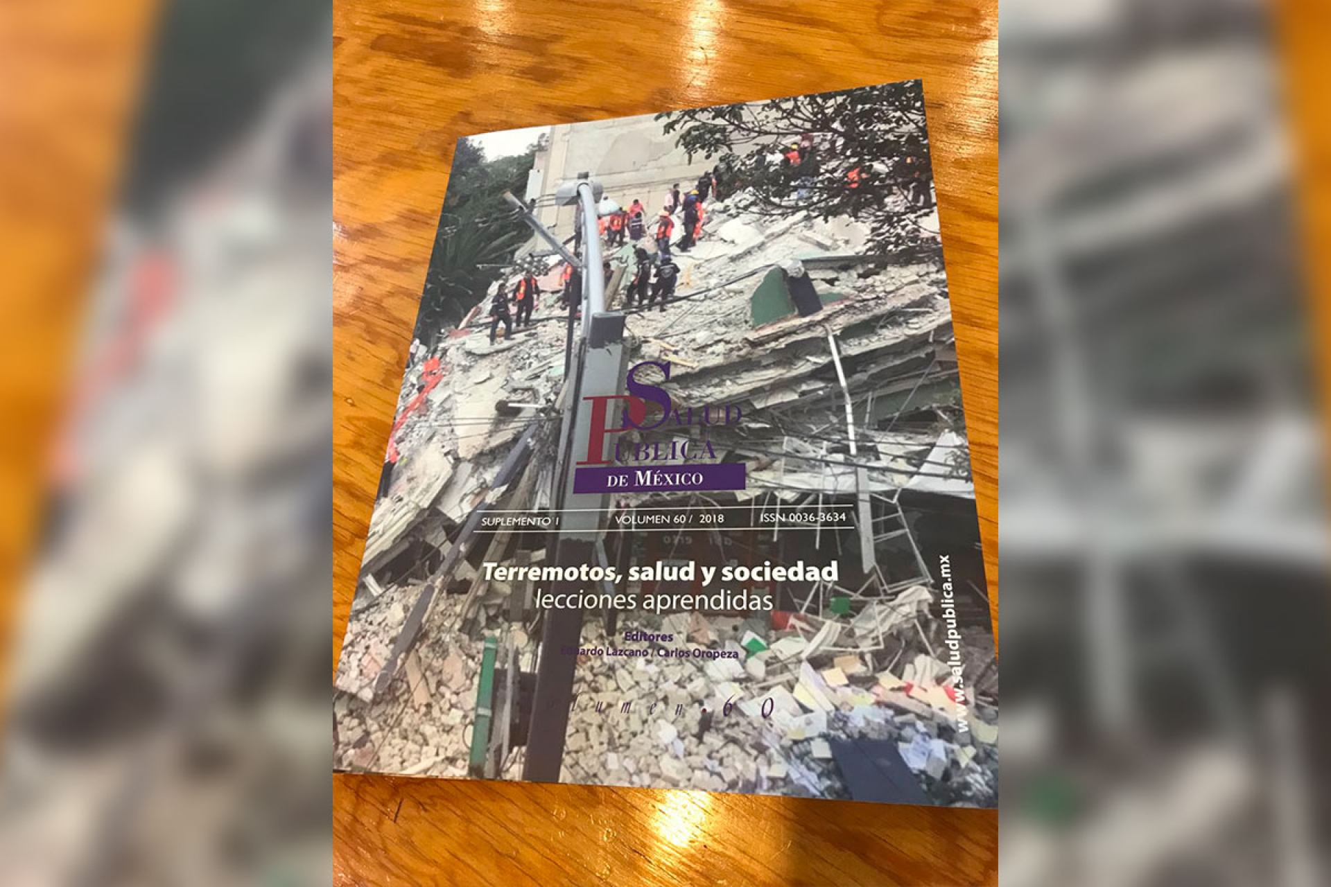 Presentan revista científica con el tema de las lecciones aprendidas en los sismos