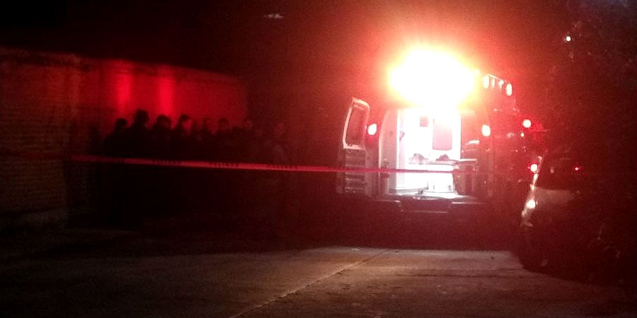 Presuntos asaltantes atacan a balazos a un policía, en Jiutepec
