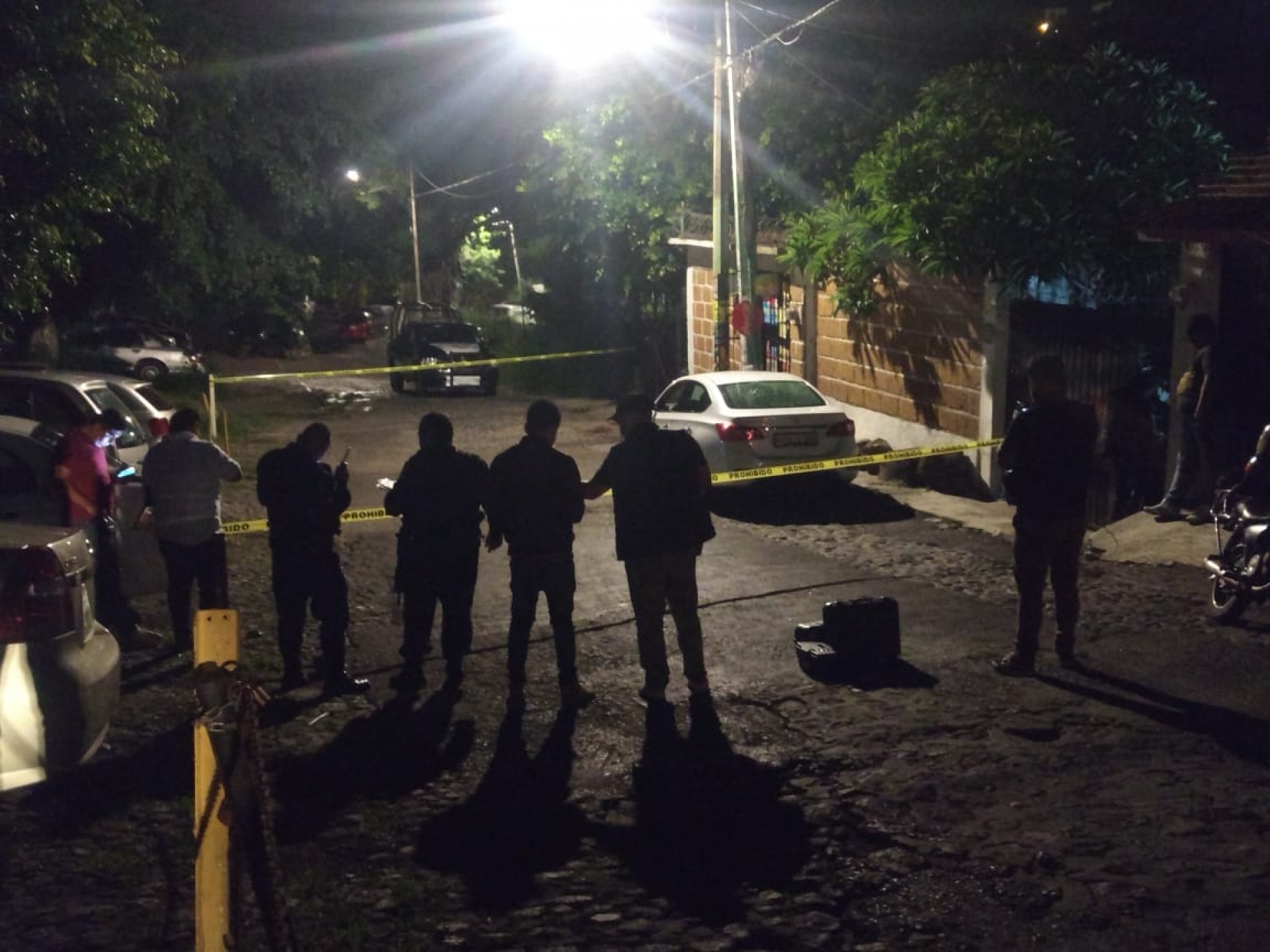 Hieren a tiros a dos hombres en el fraccionamiento Las Terrazas, en San Antón
