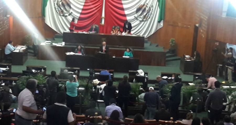 Comparece fiscal en el Congreso del estado