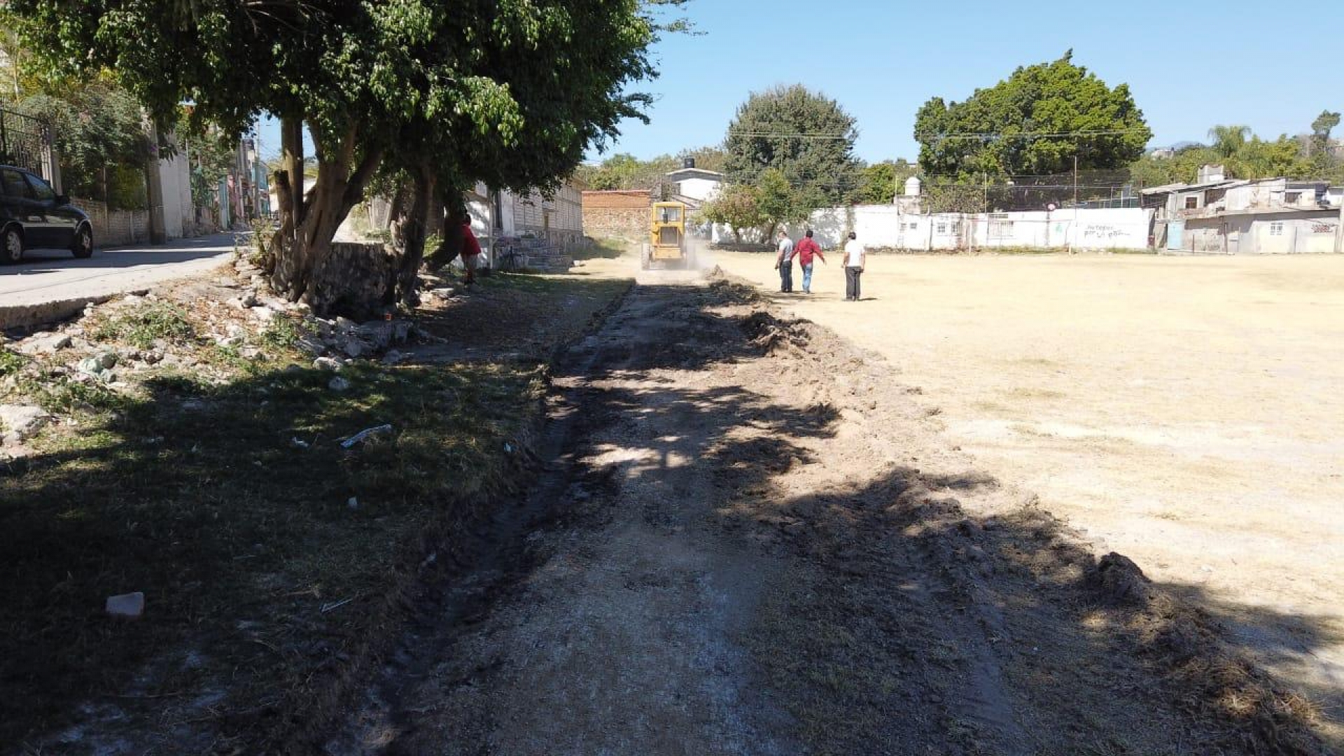 Supervisa alcalde trabajos de rehabilitación de canchas en Jiutepec