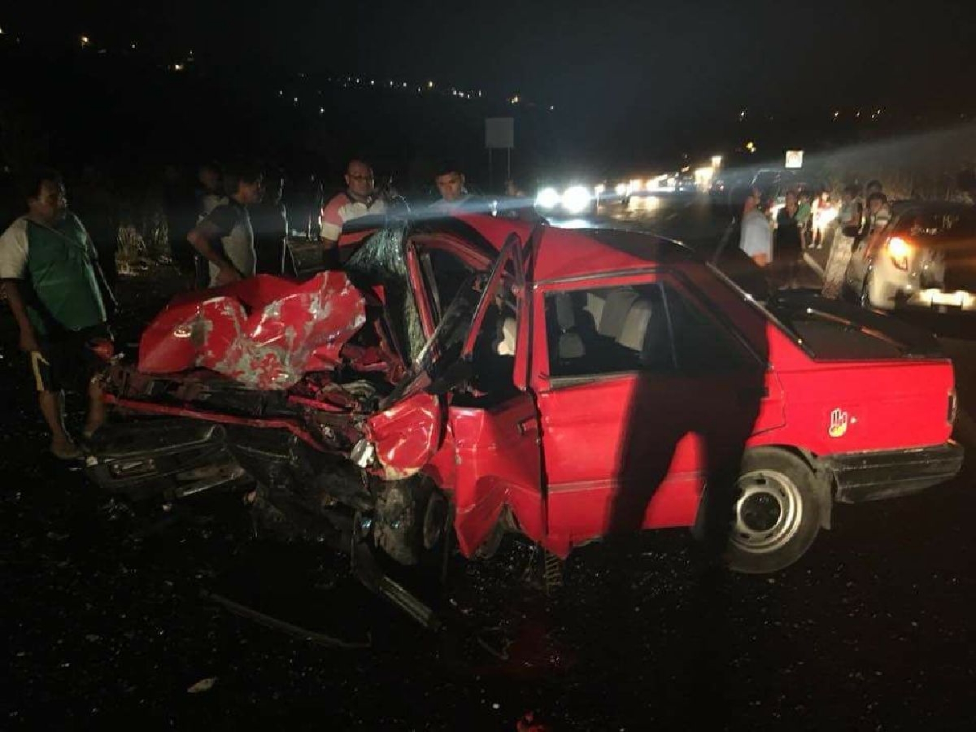 Choque entre dos autos deja un muerto y tres heridos