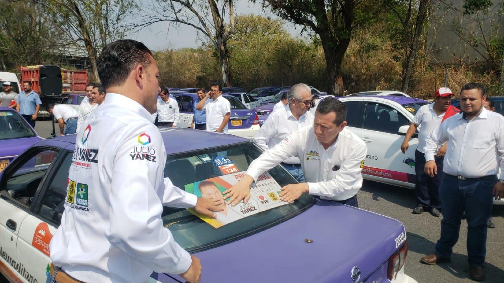 Julio Yáñez se compromete a apoyar a transportistas