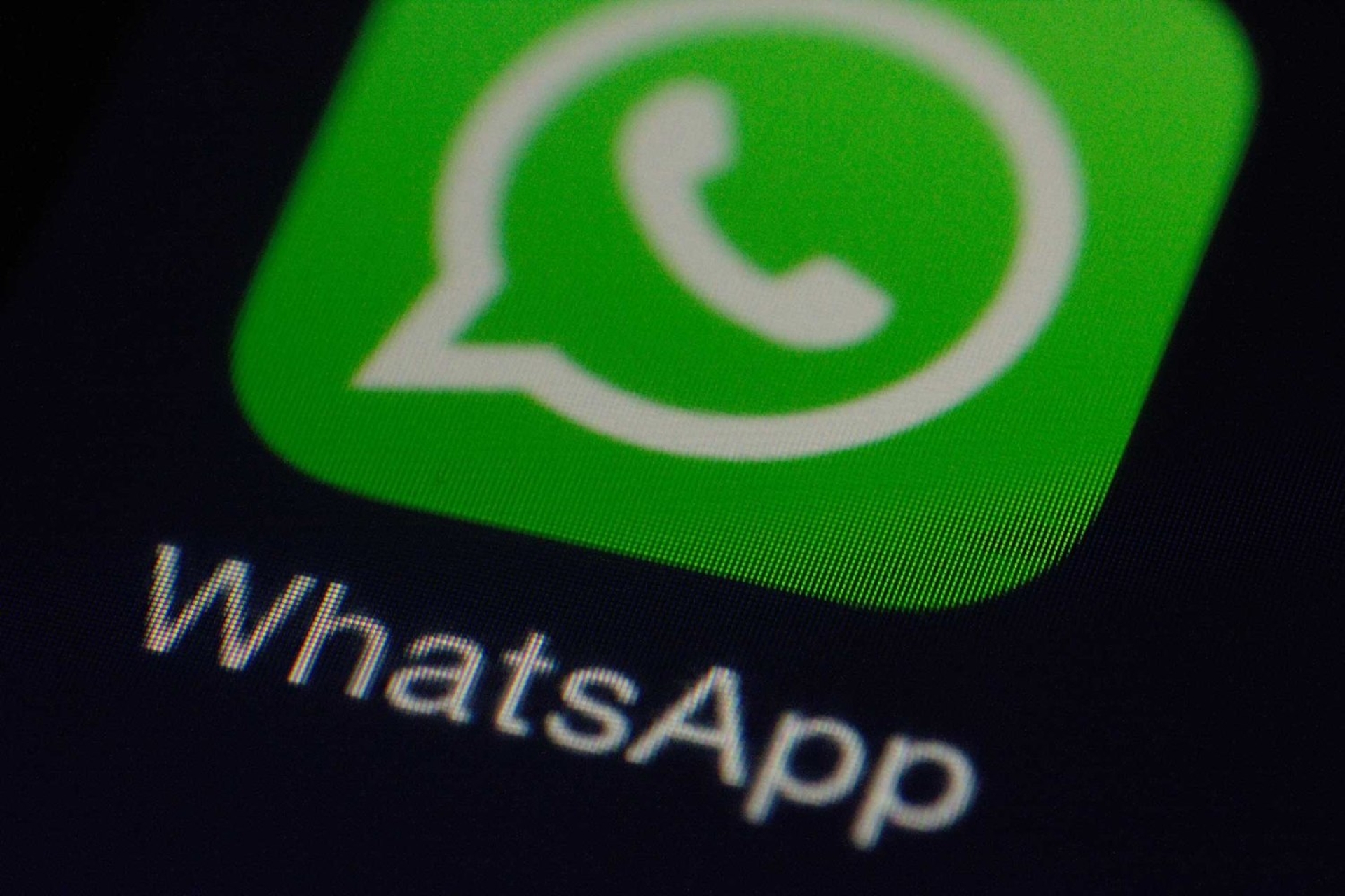 WhatsApp sumará una foto de portada a los perfiles para ampliar la personalización