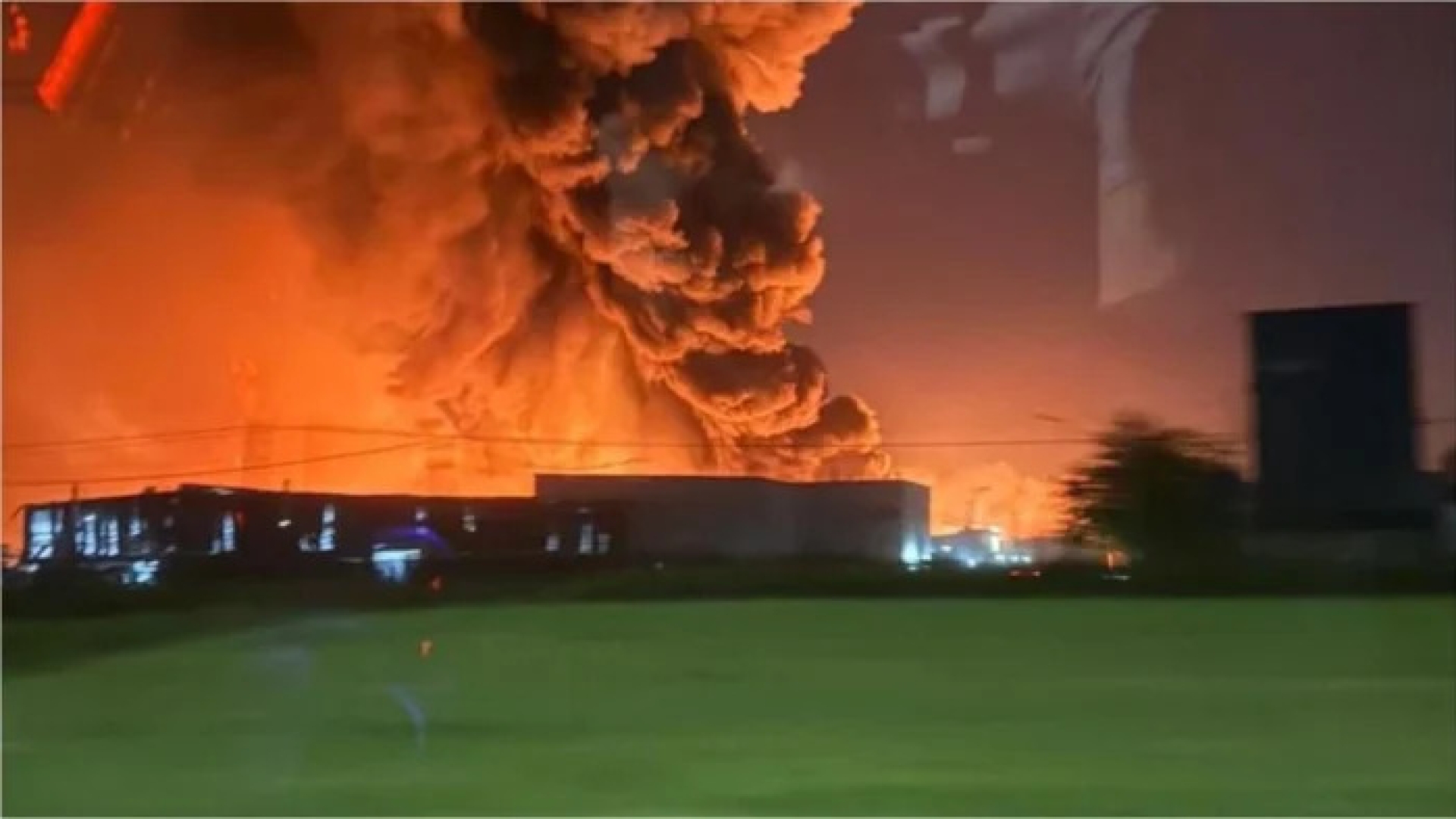 Se registra fuerte explosión en planta química de Argentina