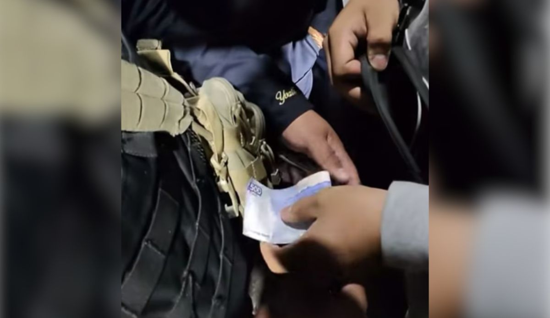 Video viral muestra presunta extorsión de policías a motociclistas en CDMX