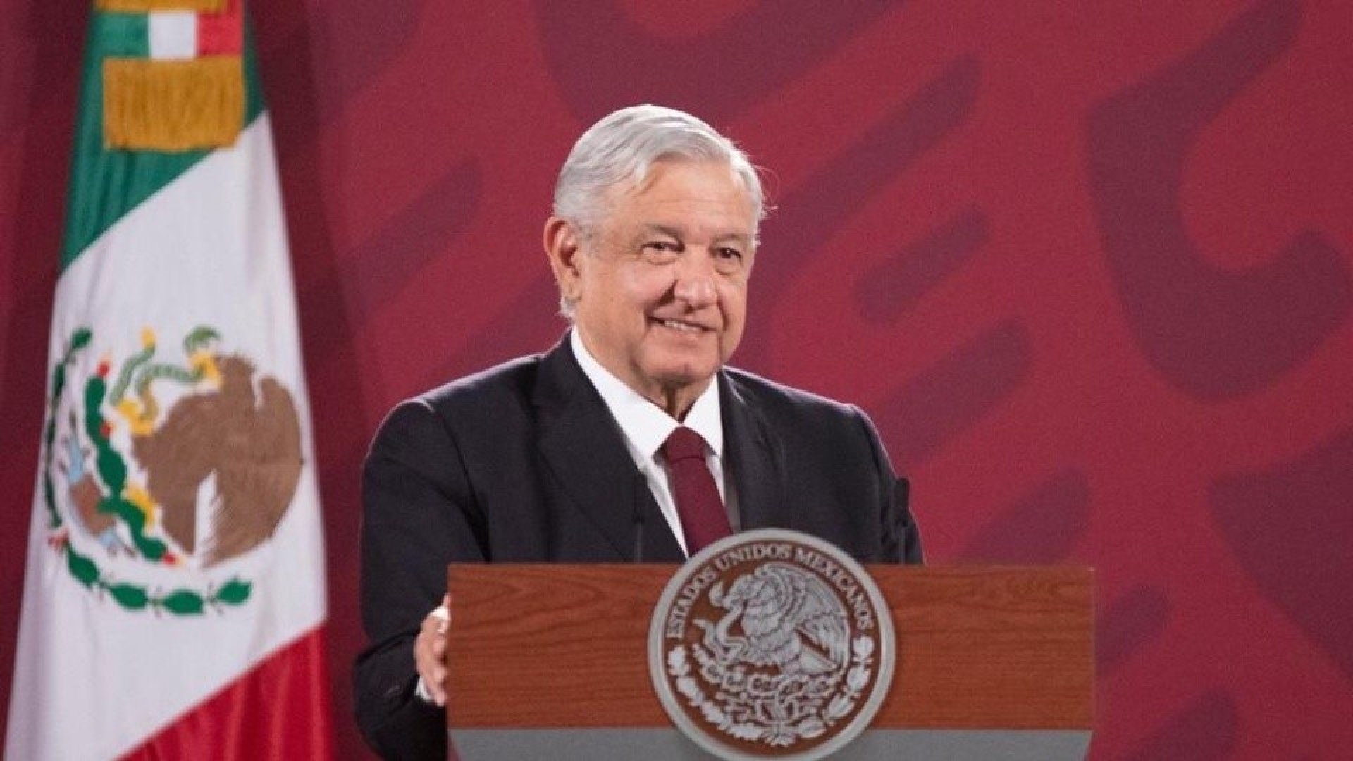 Voy a usar cubrebocas hasta que se acabe la corrupción en México: AMLO