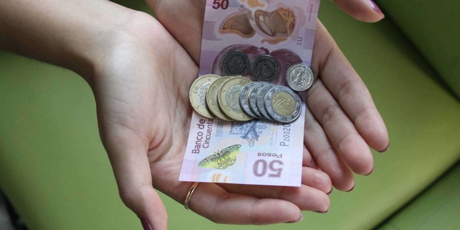 Cómo ahorrar dinero sin tronarte los dedos con estos 4 tips