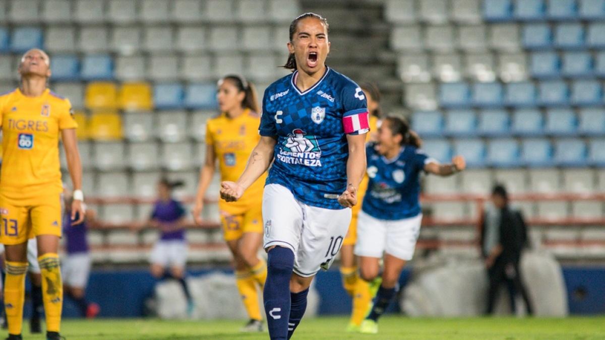 Mónica Ocampo anota su gol número 50 con Pachuca