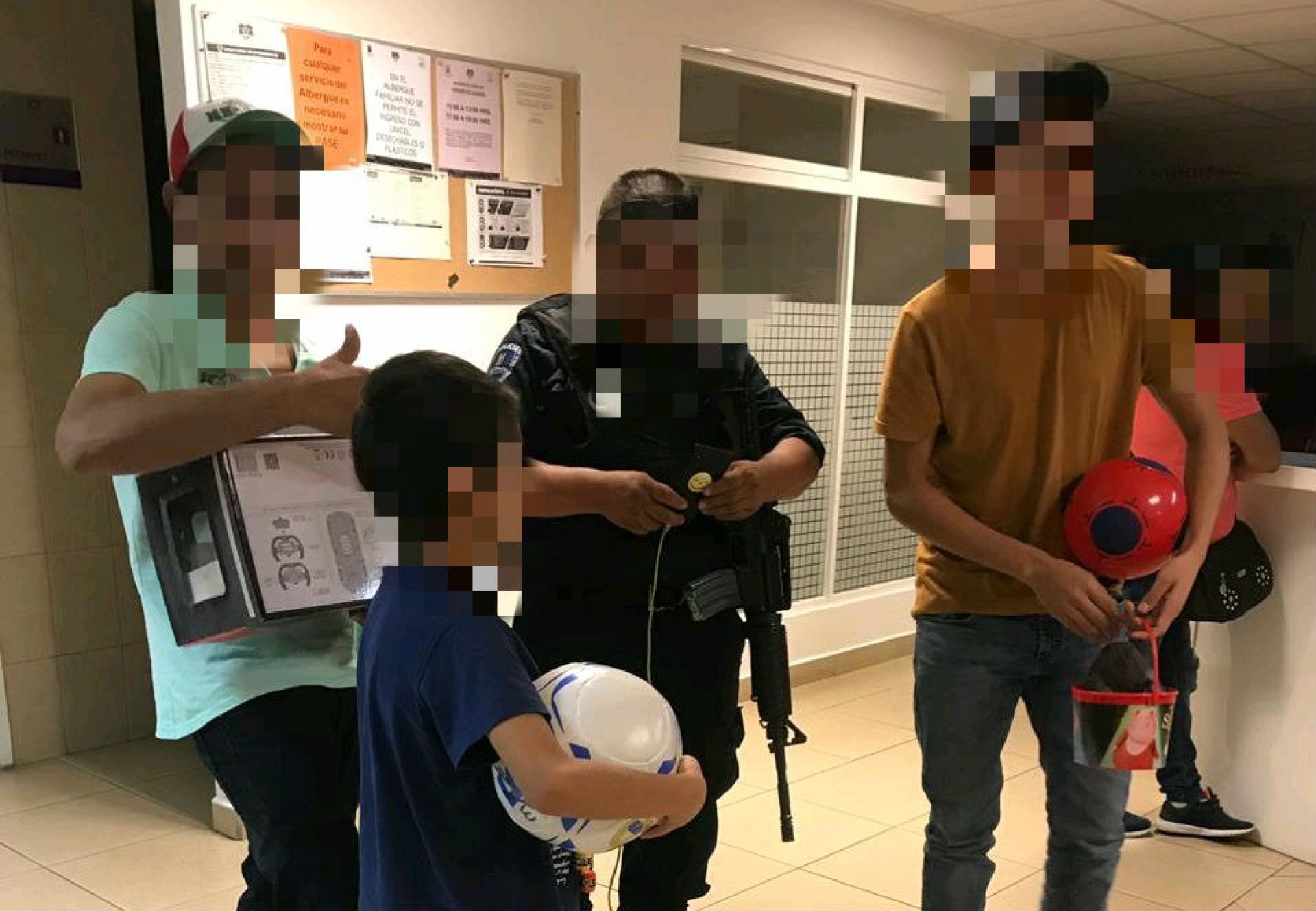 Se reencuentra niño guatemalteco con sus familiares