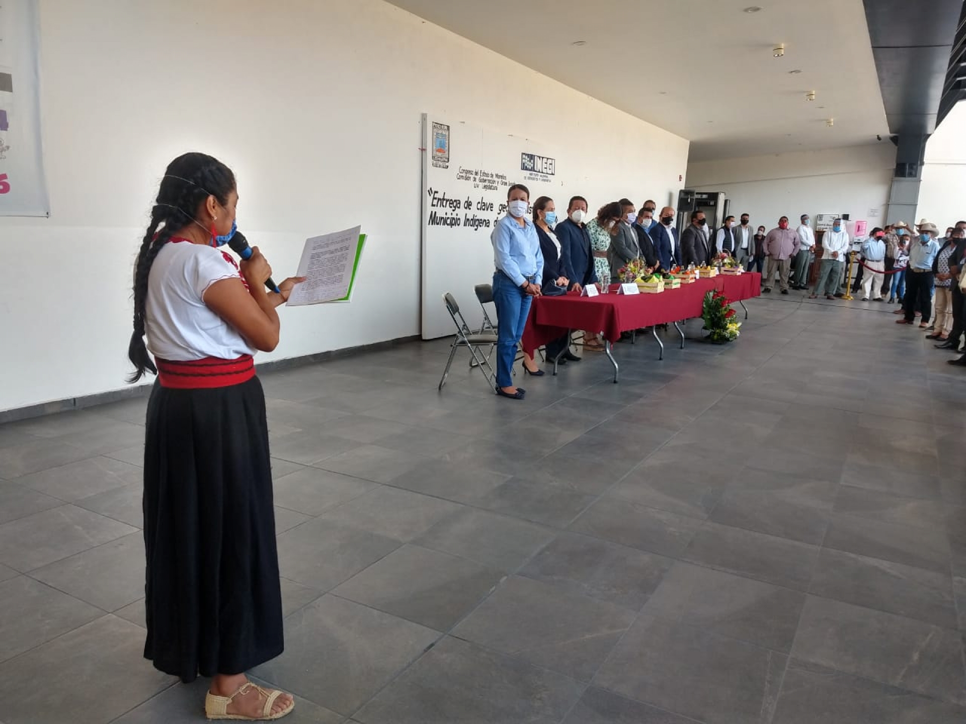 Entregan clave geoestadística al municipio indígena de Hueyapan