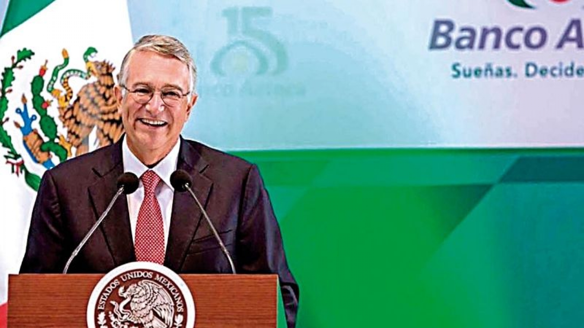 Banco Azteca tiene acceso a la base de datos de los programas sociales del Gobierno Federal