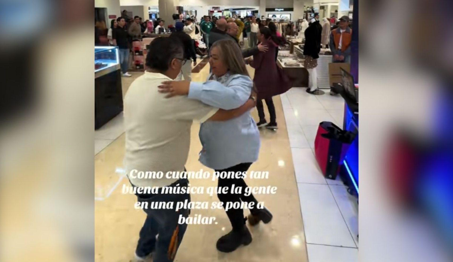 Baile espontáneo en tienda de Parque Delta sorprende, se vuelve viral