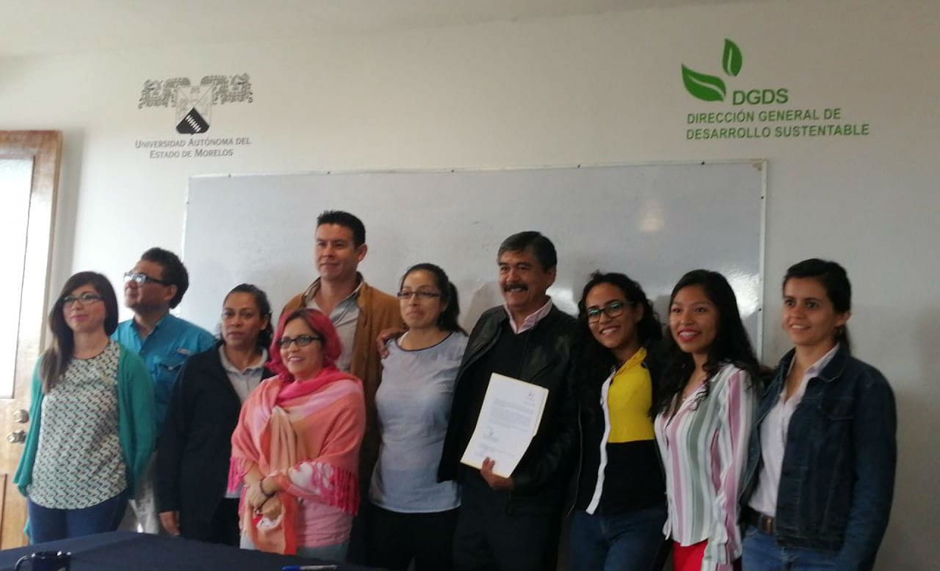 Recibe UAEM documento que acredita el manejo de colillas de cigarro