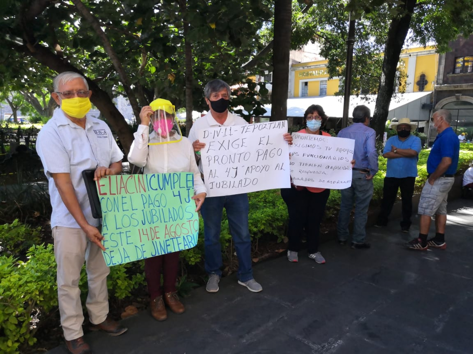 Maestros jubilados se movilizarán si IEBEM no se retracta sobre pagos con tarjeta bancaria