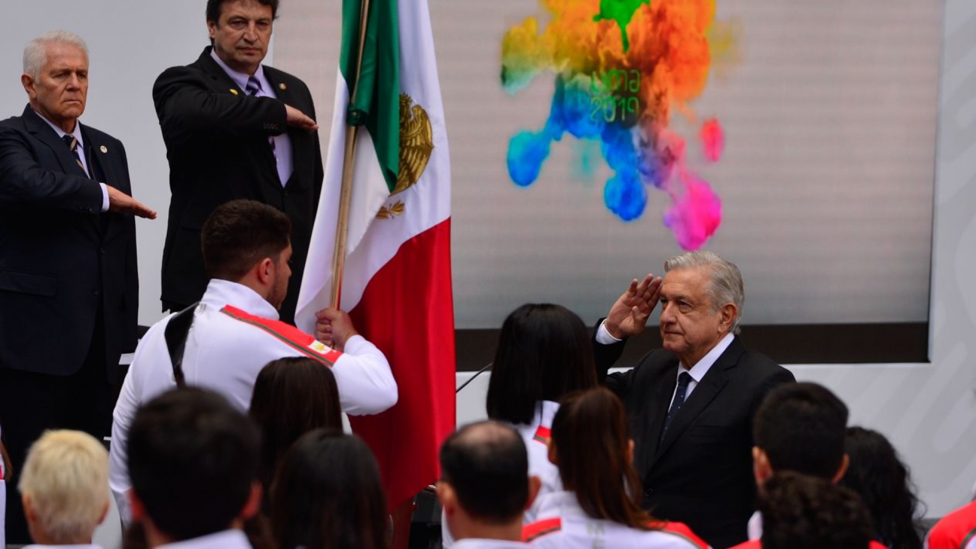 AMLO abandera a la delegación mexicana de Juegos Panamericanos