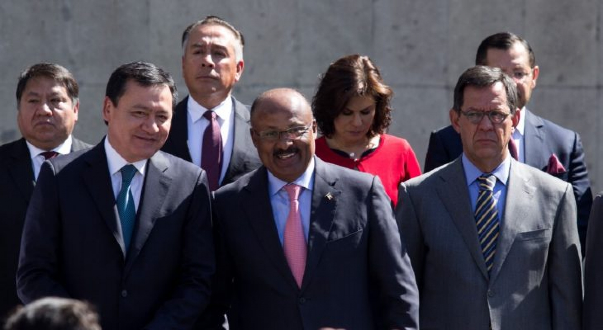 Si AMLO cumple lo que prometió “México se va a convertir en Disneylandia”, ironiza el PRI