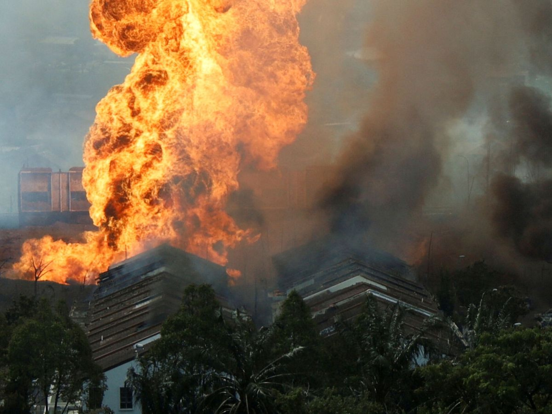 Incendio en Malasia destruye mil viviendas y afecta a más de 9 mil personas