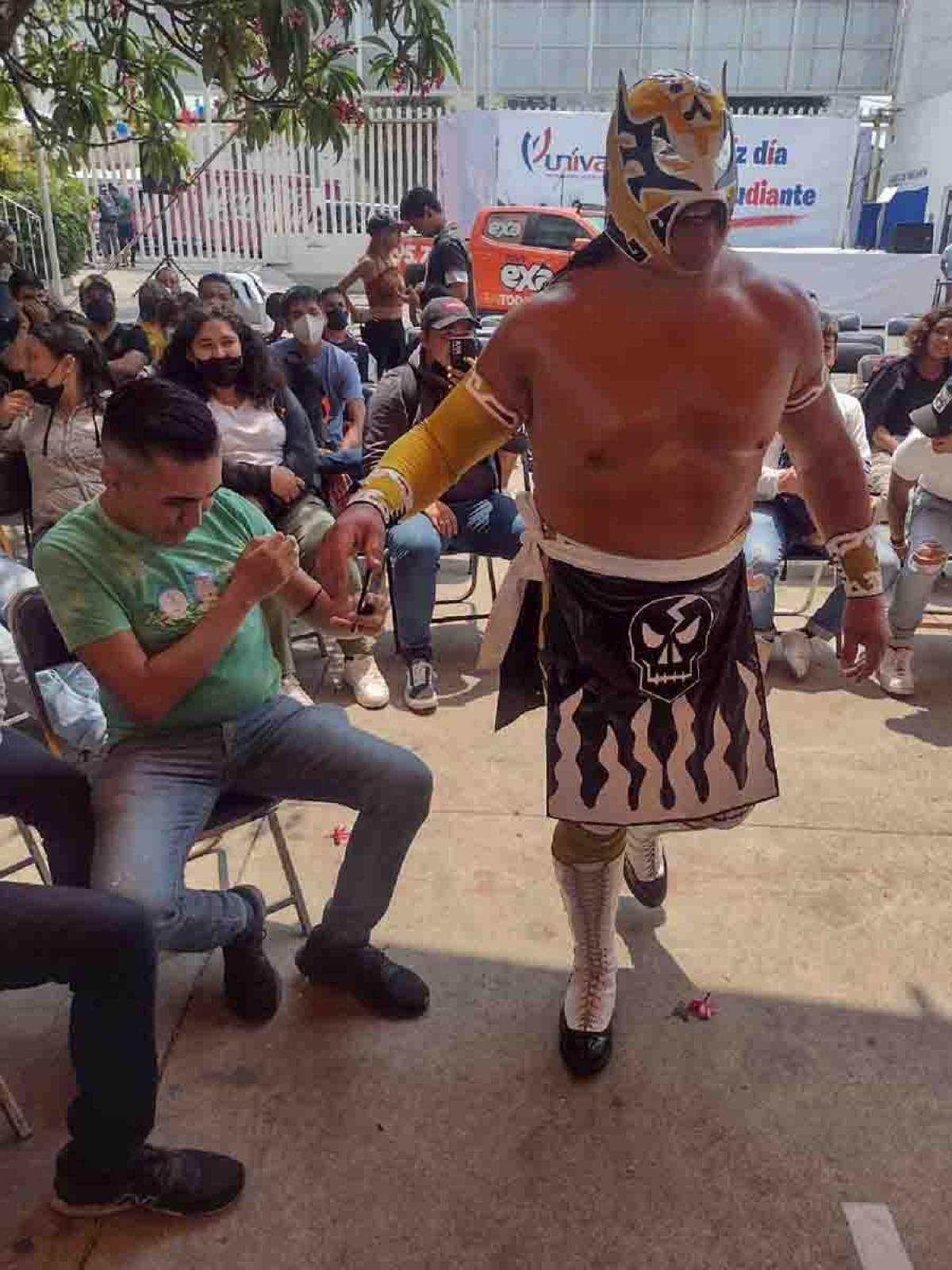 Atlantis Jr. y Último Guerrero se presentaron en Cuernavaca