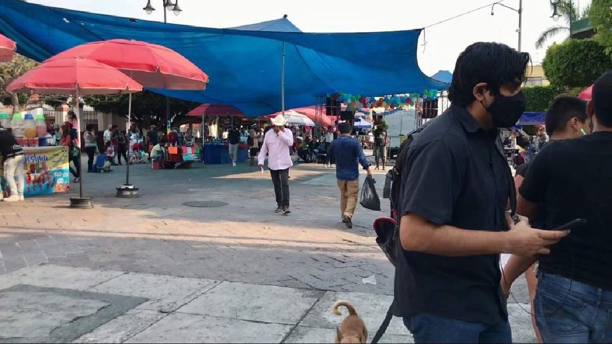 Reconocen desbordamiento de ambulantes en el zócalo de Cuautla