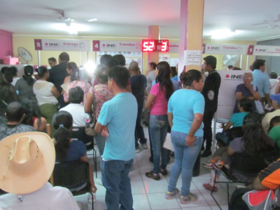 Pide INE informar a familiares en el extranjero que ya pueden obtener credencial de elector