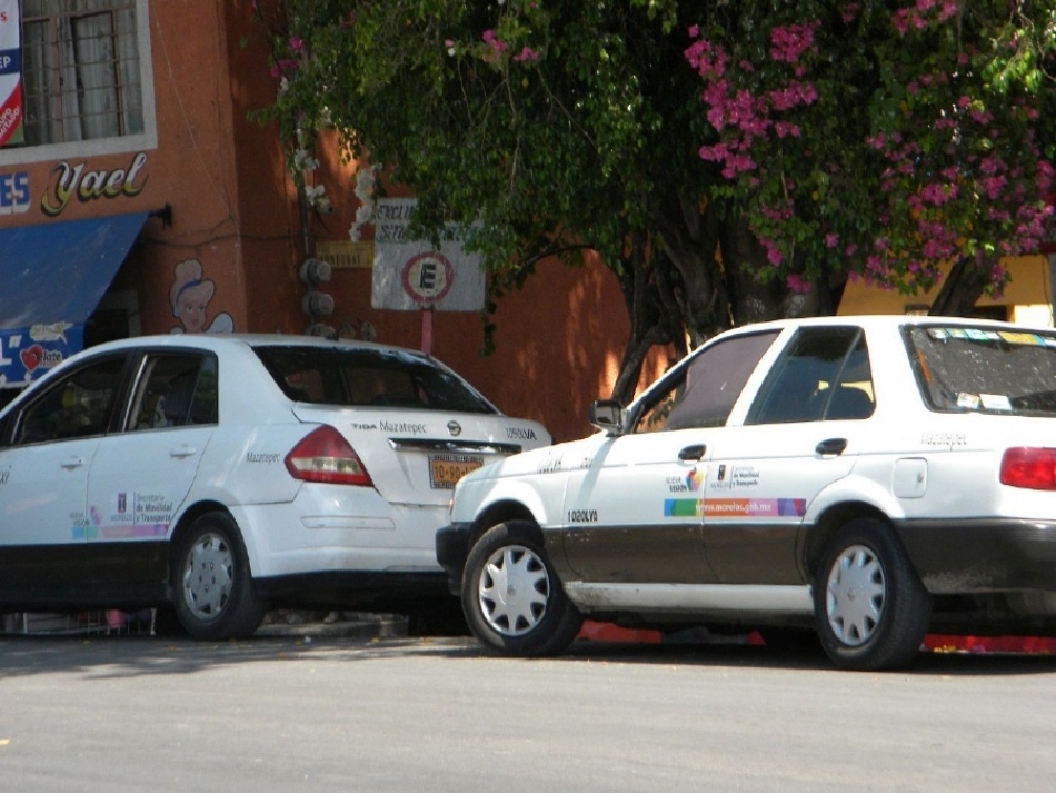 Piden retirar a 60 taxis metropolitanos que circulan en la zona poniente