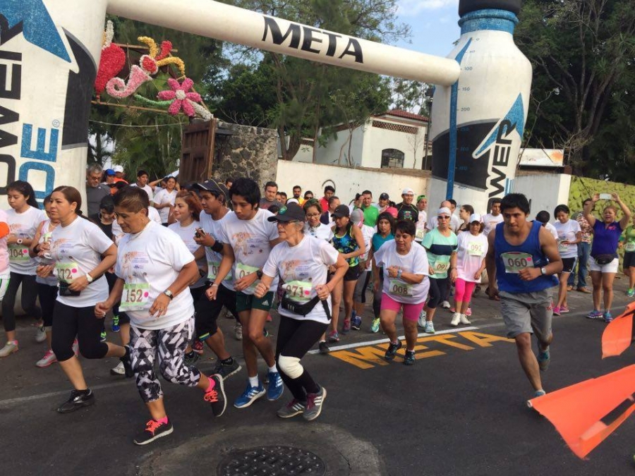 Julio César Morales y Soraida Bahena se apuntan la Carrera Mujeres Trabajando por Mujeres