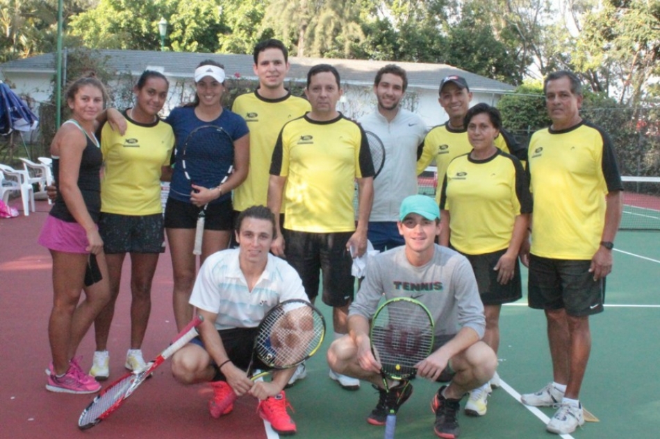 Víctor Estrella y el actual campeón Gerald Melzer avanzan en el Morelos Open 2015