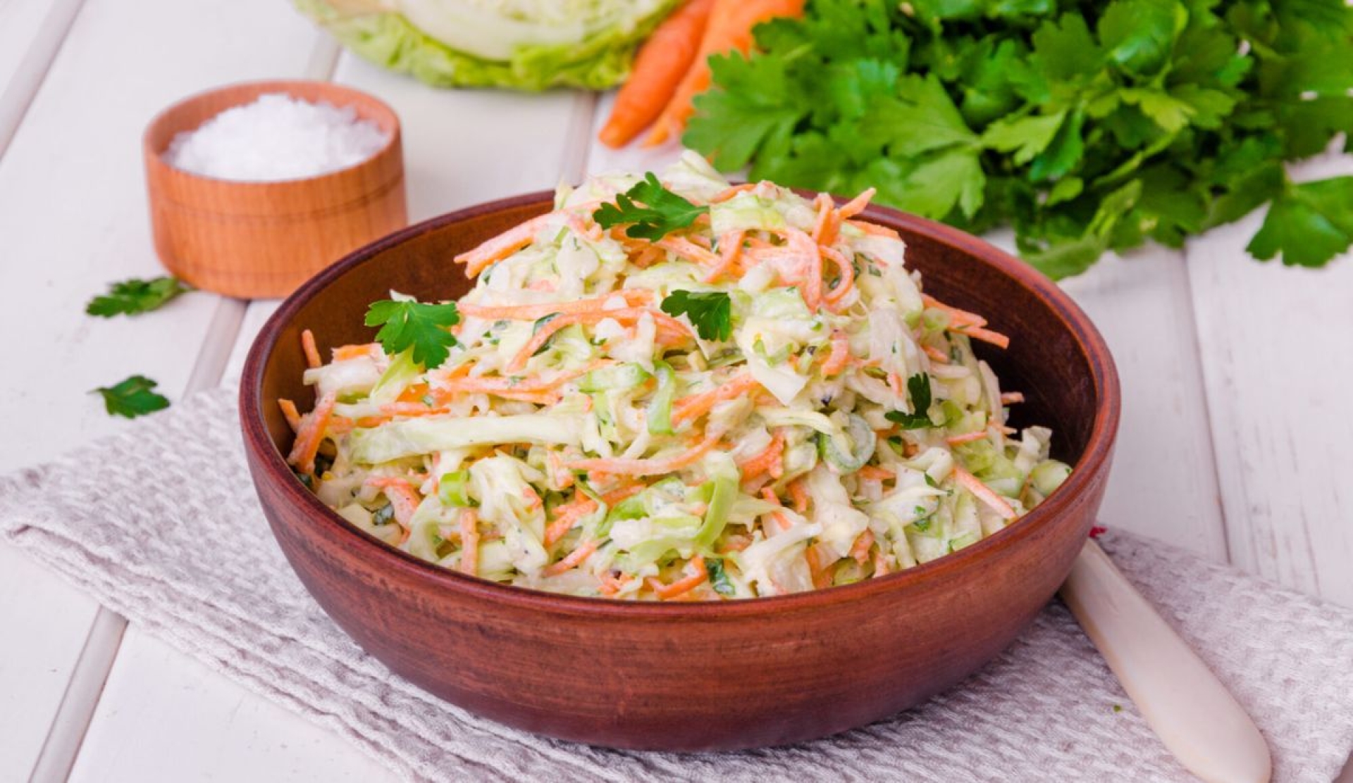 Así puedes hacer una ensalada de col como la de KFC | Receta fácil y deliciosa