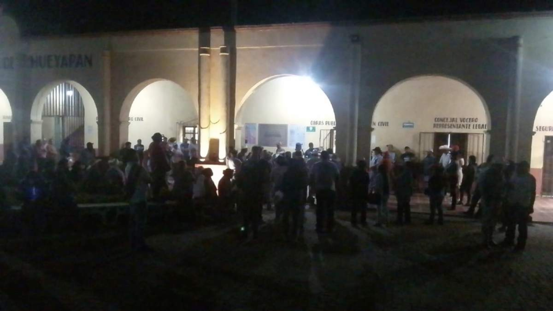 Protestan habitantes de Hueyapan por presuntos abusos de las autoridades