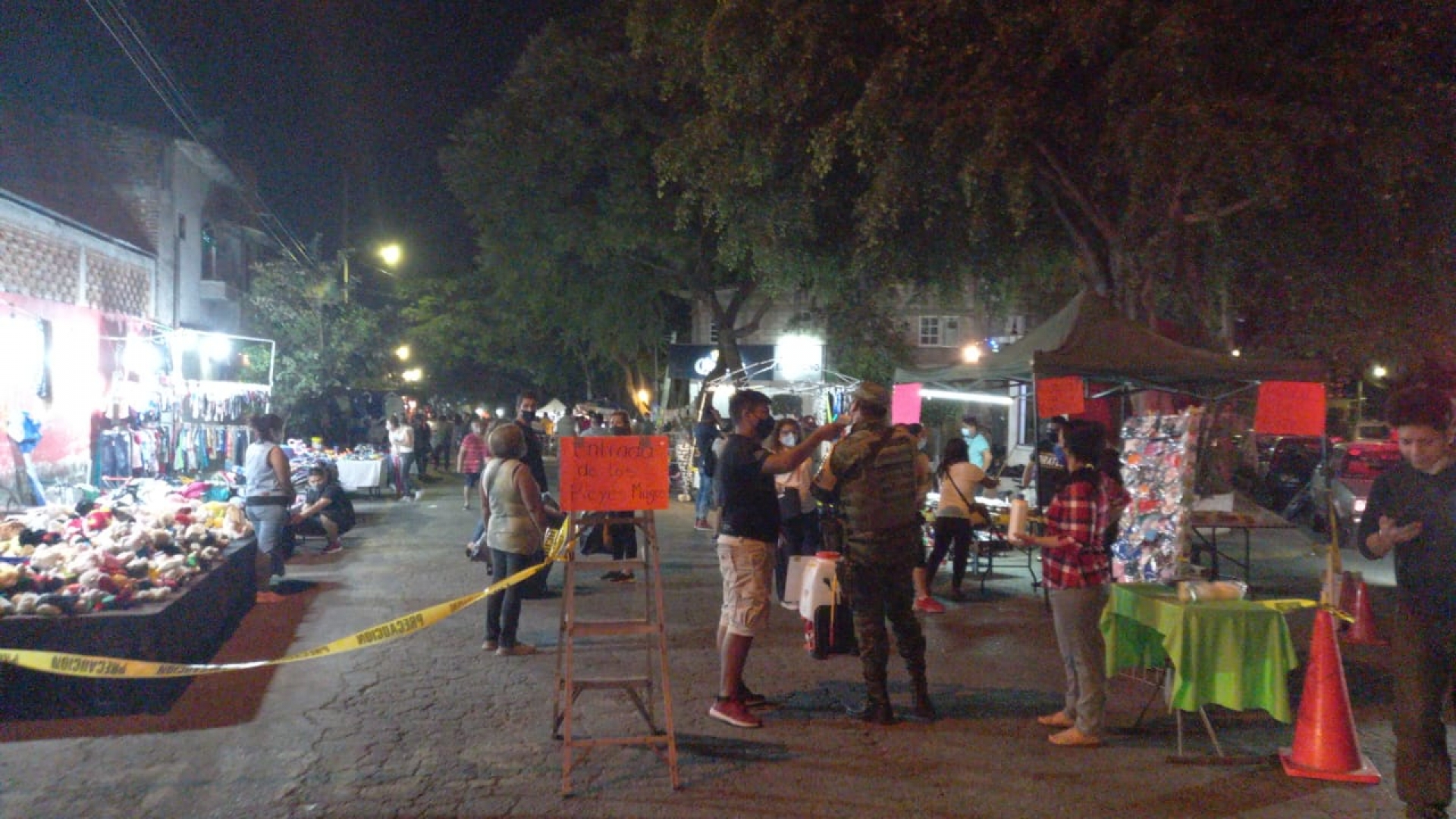 Supervisión en tianguis de Día de Reyes en Ciudad Chapultepec
