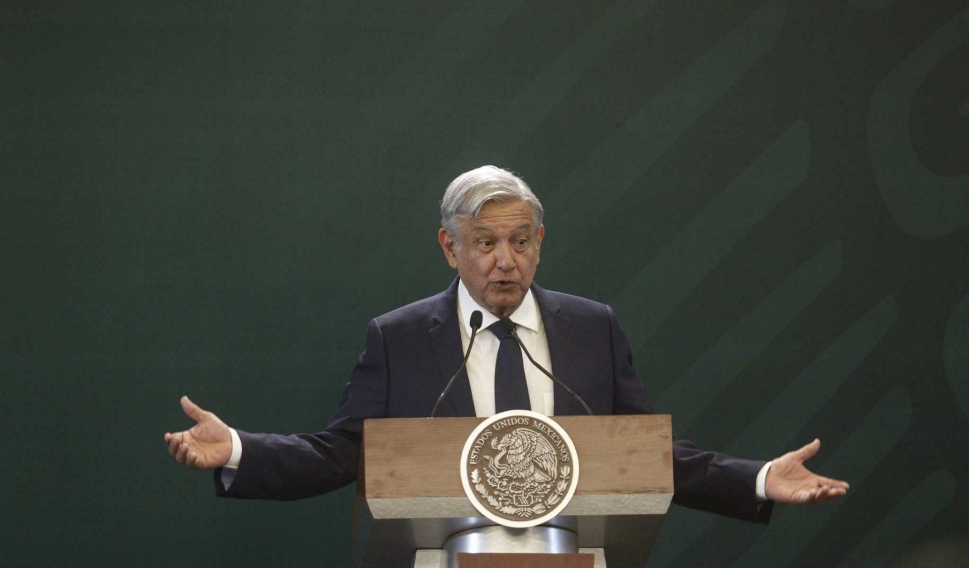 ¿Por qué AMLO no canta el Himno Nacional? Él te lo explica