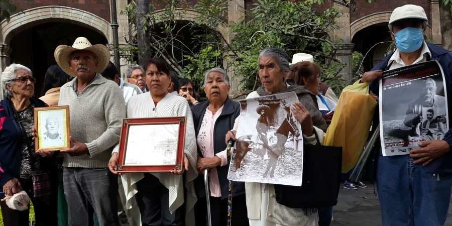 Se manifiestan integrantes del Frente Zapatista de la República
