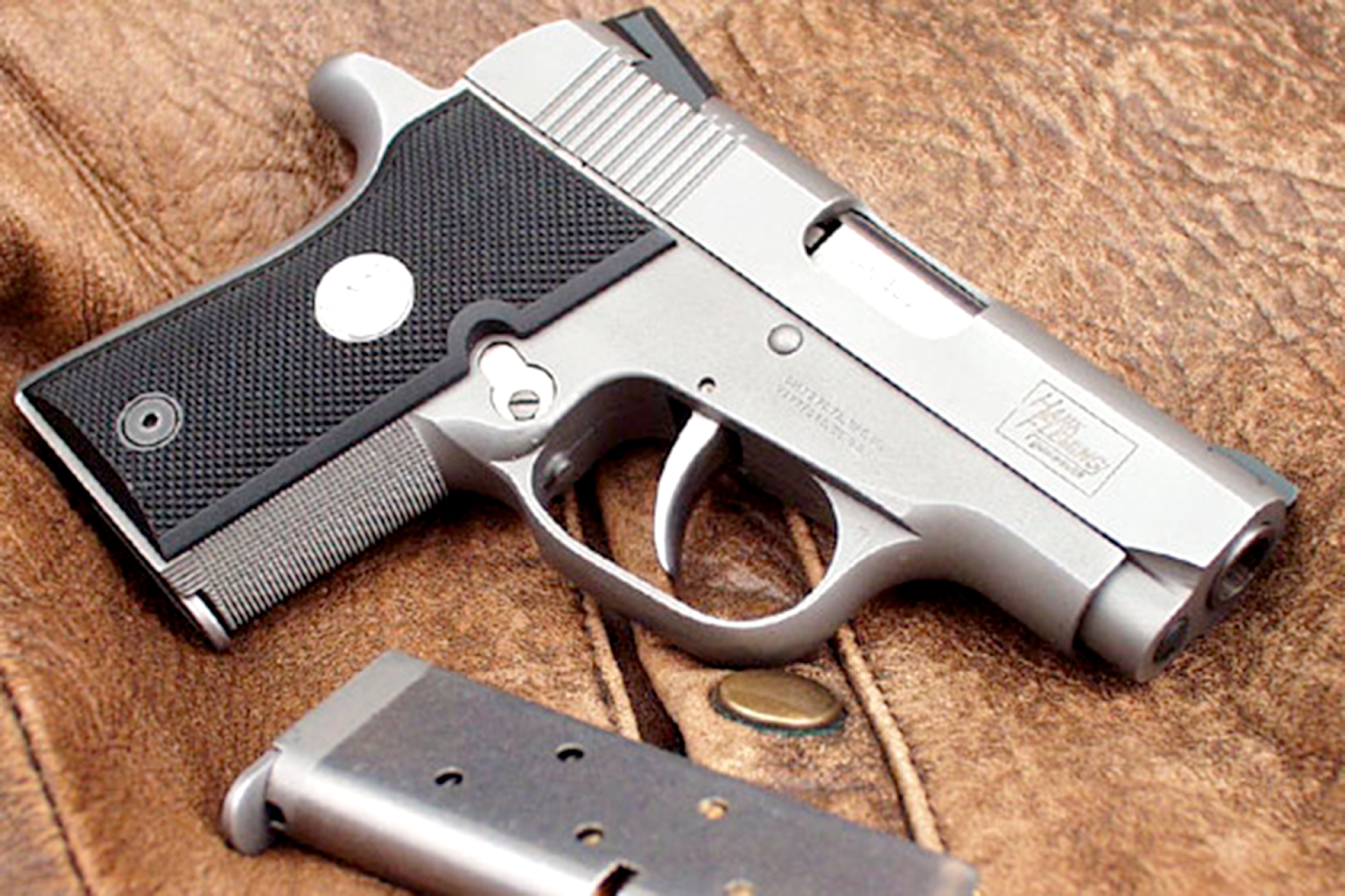 Lo descubrieron en posesión de un arma y diez cartuchos