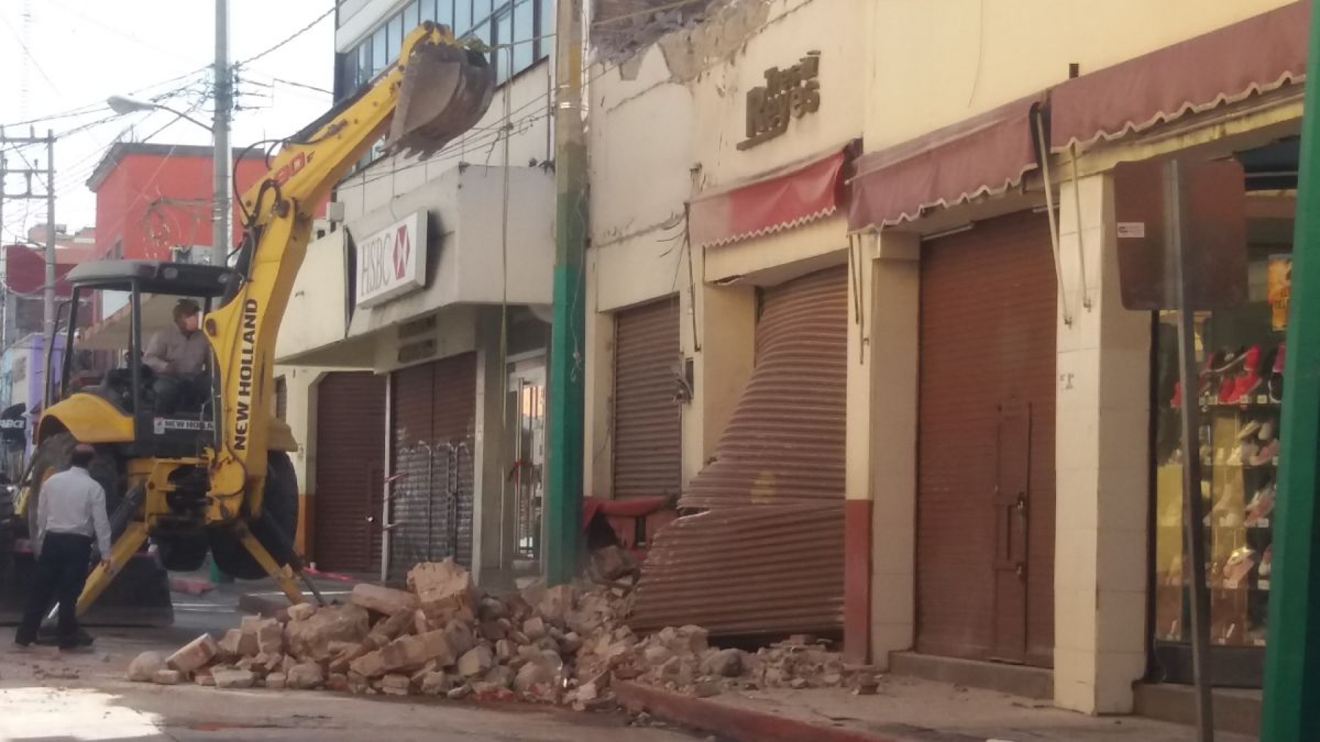 Colapsa parte de un edificio en el centro histórico de Cuautla