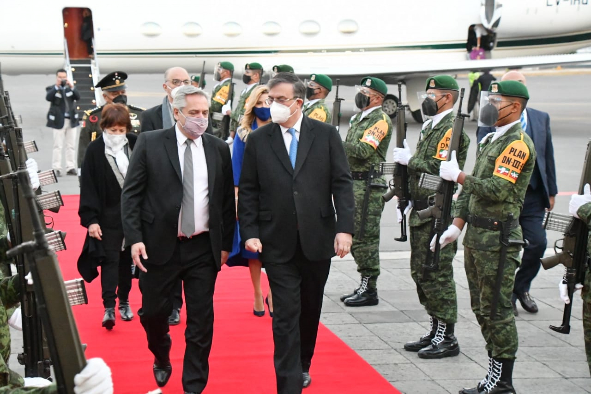 Llega a México Alberto Fernández, presidente de Argentina