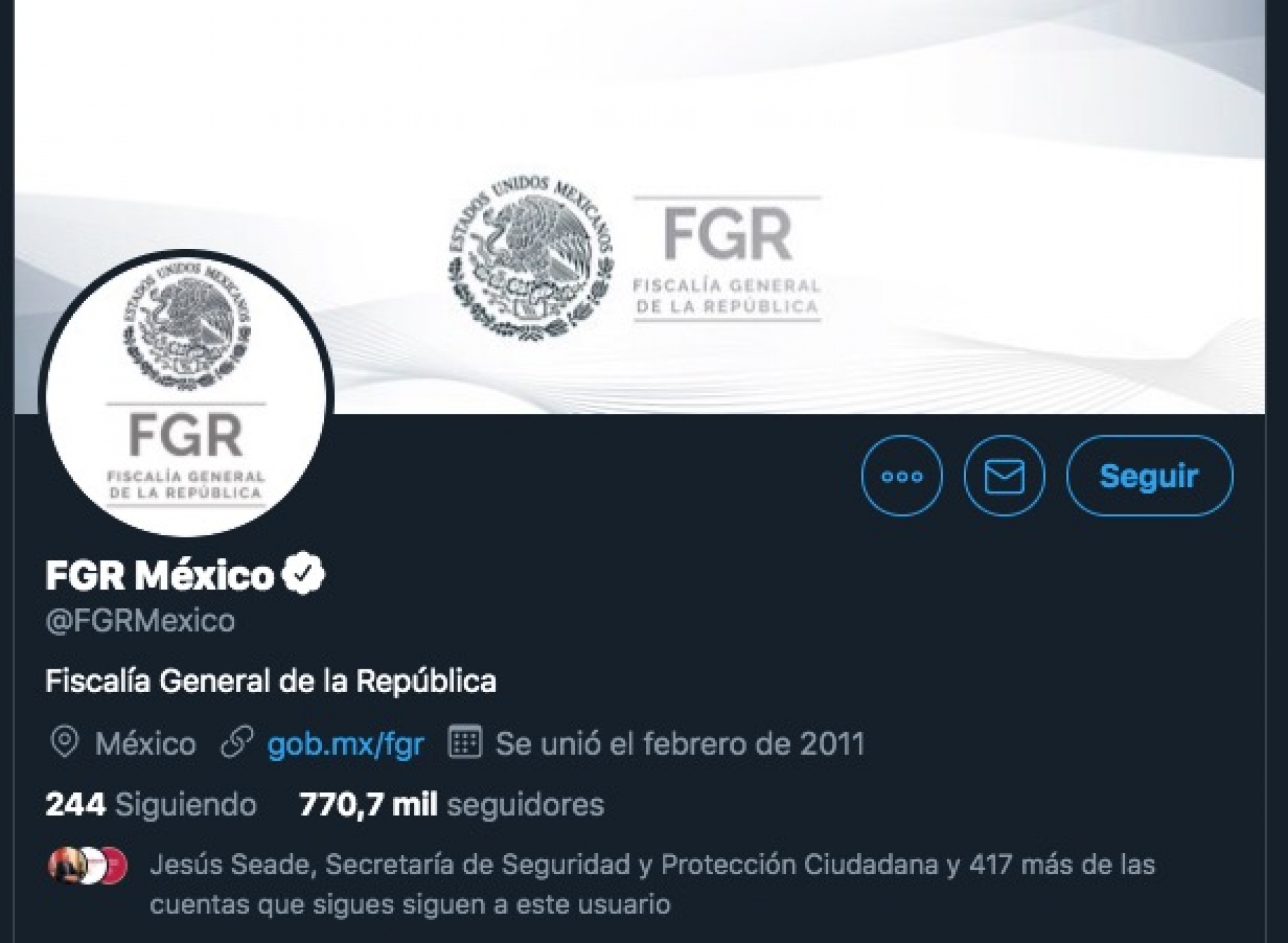 FGR agrede a tuitera que criticó a AMLO; admite error