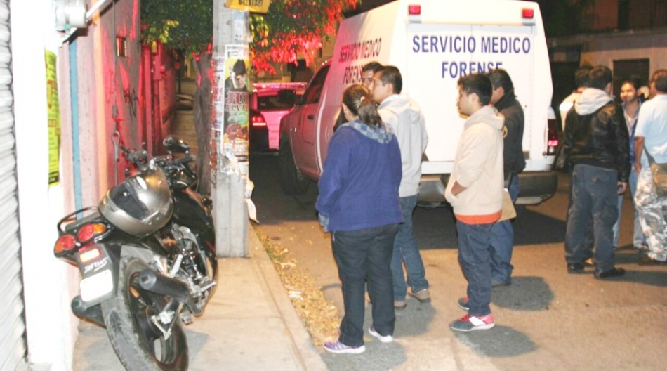 Murió al chocar su motocicleta contra una vivienda