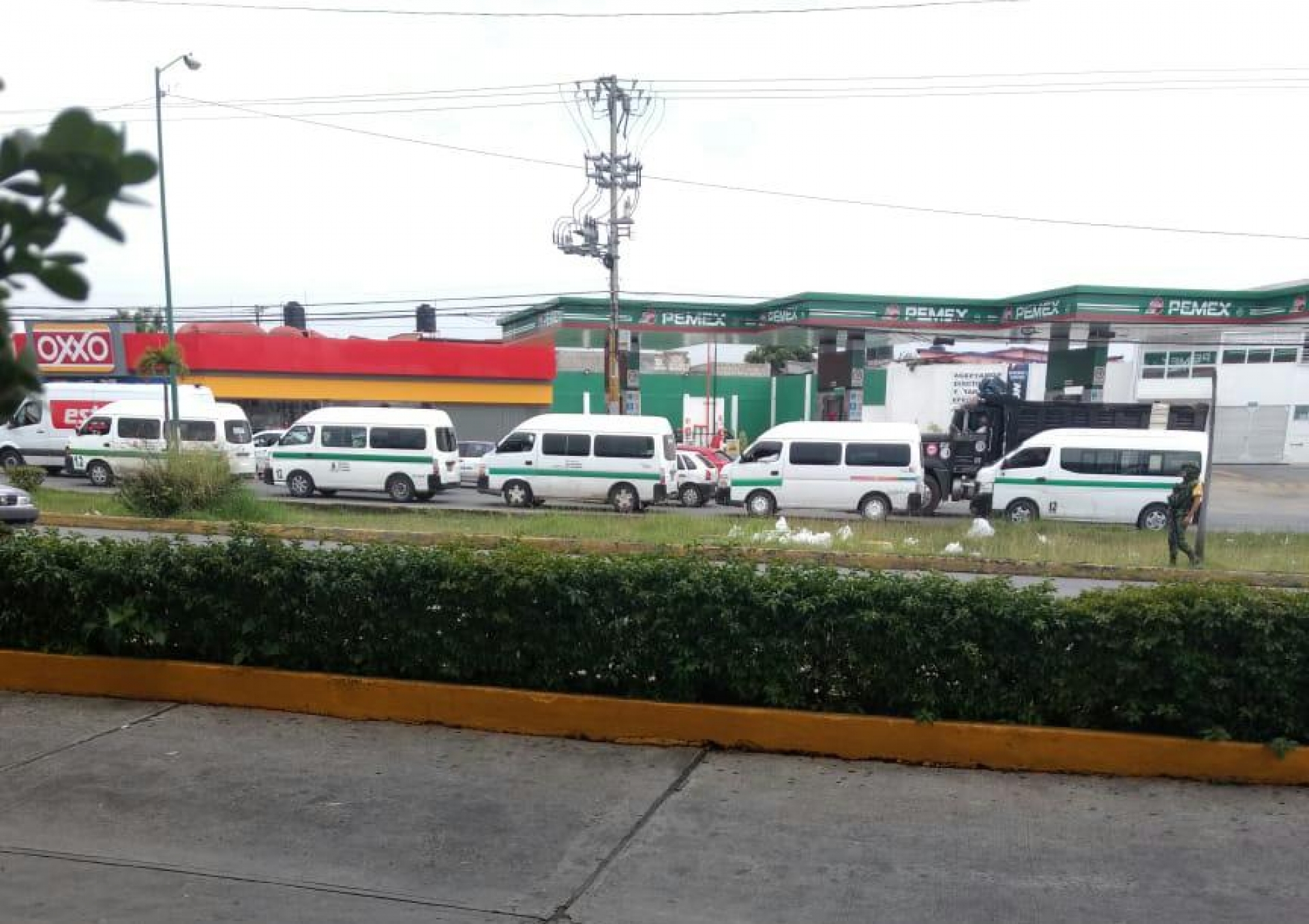 Se movilizan transportistas de la zona oriente a la SMyT