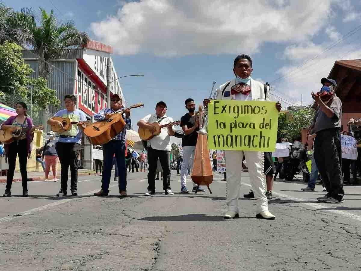 Trastornan vialidad pobladores de Tetelcingo