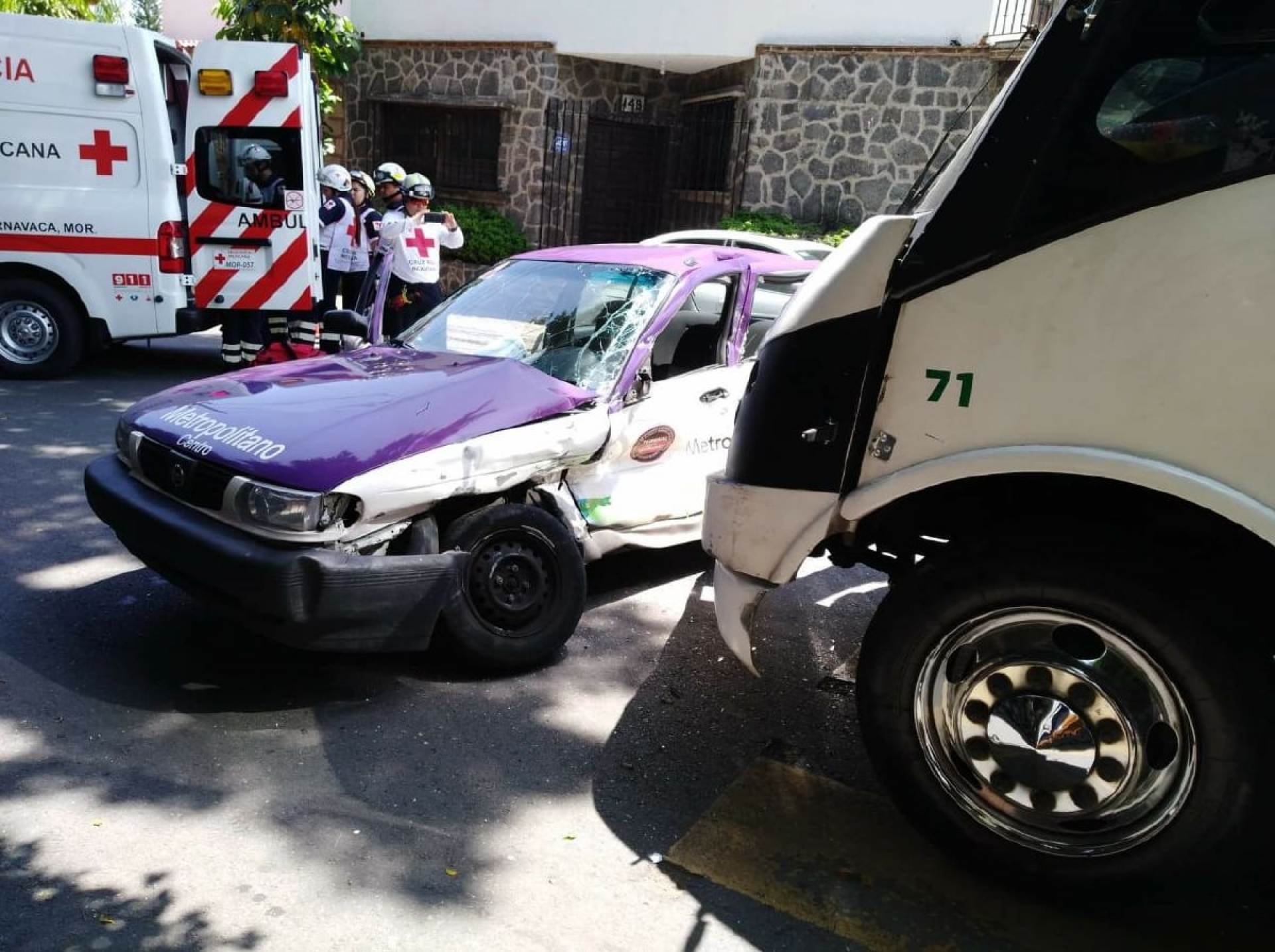 Muere taxista durante el choque entre una Ruta 14 y un taxi