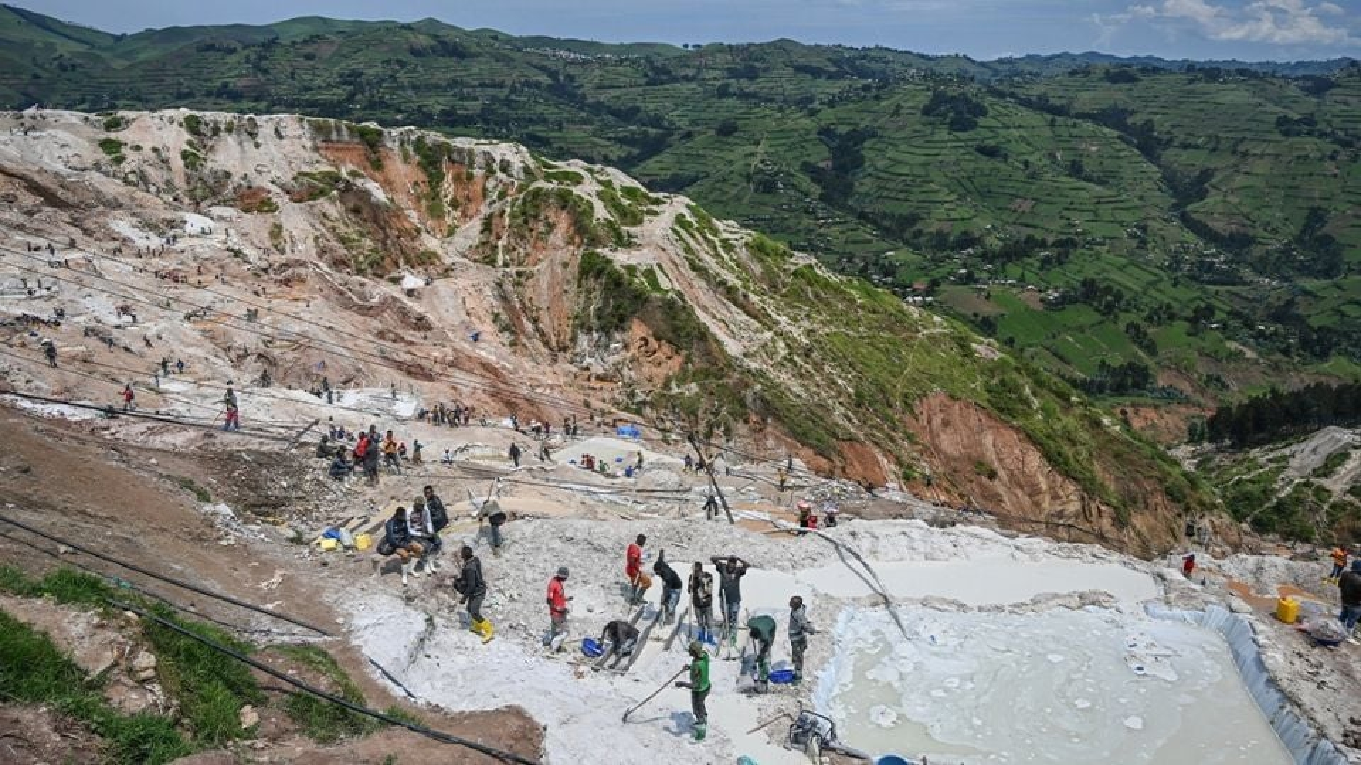 Derrumbe en mina por lluvias deja al menos 200 muertos en República del Congo