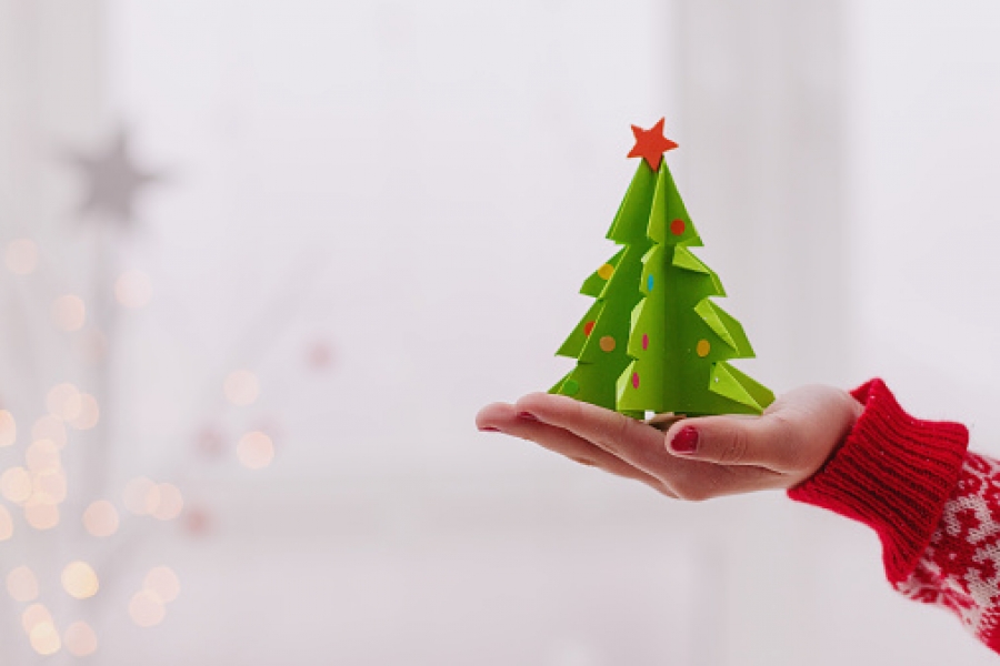 Los 7 adornos más tóxicos que debes evitar en Navidad